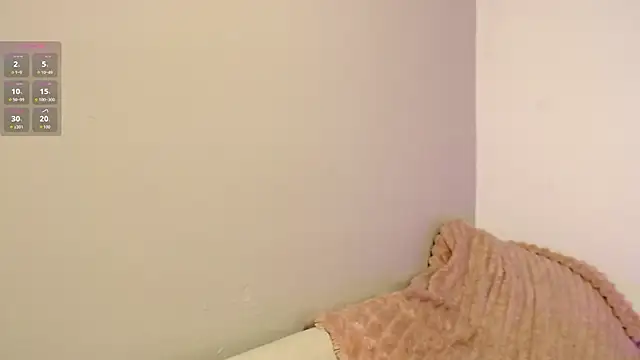 chloe peach  online show from April 21, 2026, 12:22 pm