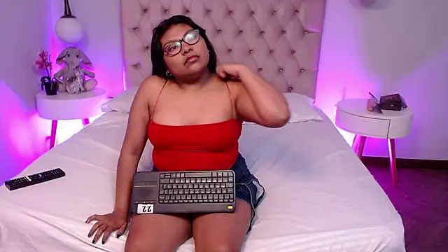 Kiri Black  online show from January 17, 2026, 3:22 am