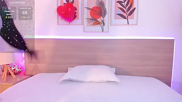  Caamilaa  online show from February 18, 2026, 5:42 pm