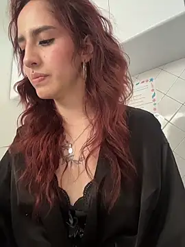 elodie rouge online show from April 18, 2026, 7:07 pm