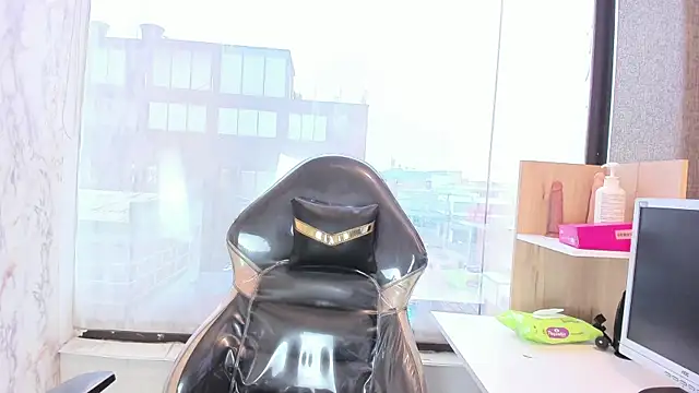 VanessaDoofenshmirtz online show from April 25, 2026, 2:03 pm