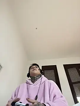 COLOMBIAN20CM online show from March 4, 2026, 1:50 pm