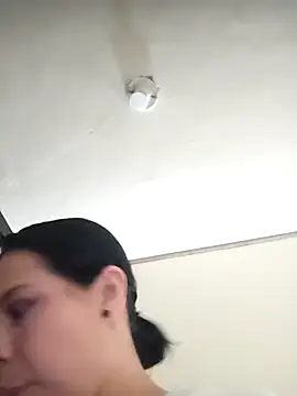 RossyAlvarez online show from April 4, 2026, 2:10 am