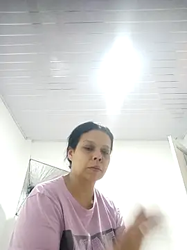 RossyAlvarez online show from April 14, 2026, 3:34 am