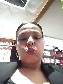 RossyAlvarez online show from April 18, 2026, 12:58 am