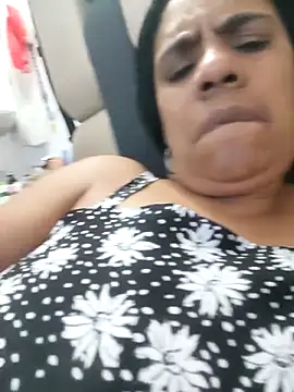 Zeyllyjhonson online show from April 21, 2026, 3:13 am