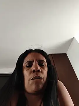 Snapshot of Zeyllyjhonson chatting on May 27, 2026, 4:15 pm Zeyllyjhonson online show from May 27, 2026, 4:15 pm
