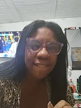 Snapshot of Zeyllyjhonson chatting on June 2, 2026, 12:45 am Zeyllyjhonson online show from June 2, 2026, 12:45 am