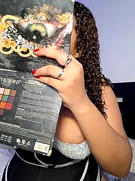 curly girl 31 online show from April 12, 2026, 10:48 pm