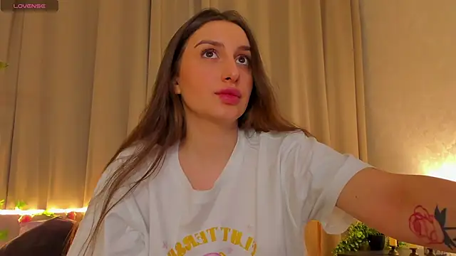 Celine Coello online show from April 19, 2026, 12:04 pm