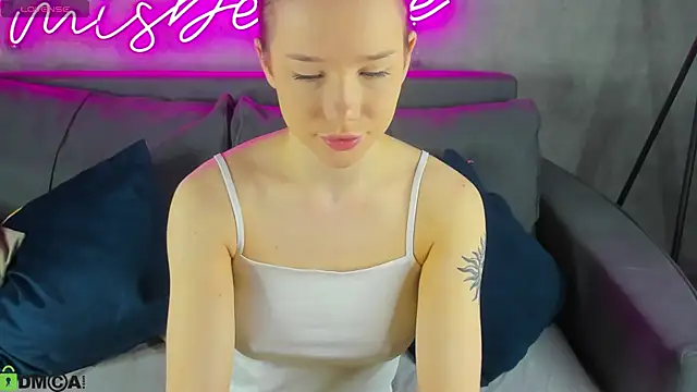 Nicole Vasquez online show from April 21, 2026, 1:42 am