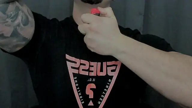 Snapshot of TONYWILSONN chatting on March 8, 2026, 4:27 am TONYWILSONN online show from March 8, 2026, 4:27 am