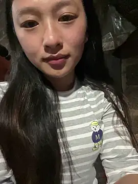 Thuyli xx online show from January 17, 2026, 3:39 pm