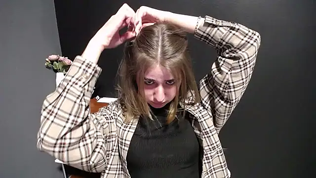 Sunny siren online show from March 14, 2026, 2:33 pm