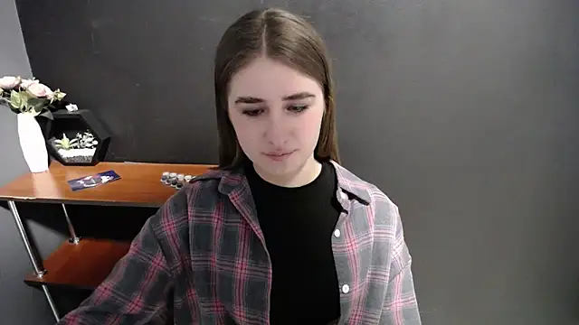 Sunny siren online show from April 21, 2026, 12:22 pm