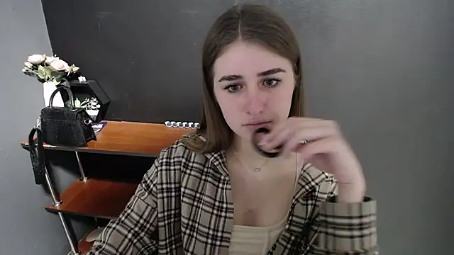 Sunny siren online show from April 23, 2026, 12:04 pm