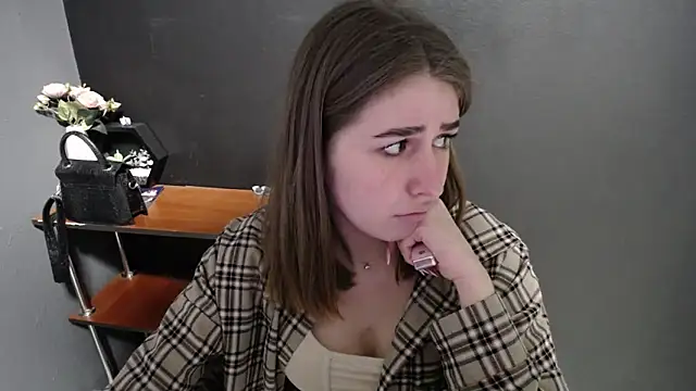 Sunny siren online show from April 23, 2026, 12:51 pm