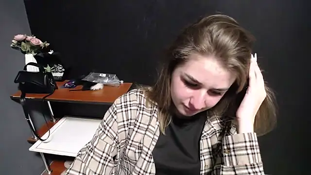 Snapshot of Sunny_siren chatting on May 12, 2026, 1:08 pm Sunny siren online show from May 12, 2026, 1:08 pm
