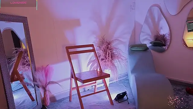 fransheskarossi online show from March 17, 2026, 12:19 pm