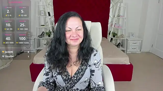 Snapshot of IrissMoon chatting on May 29, 2026, 5:49 am IrissMoon online show from May 29, 2026, 5:49 am
