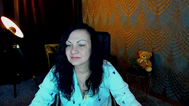 Snapshot of IrissMoon chatting on May 31, 2026, 5:31 pm IrissMoon online show from May 31, 2026, 5:31 pm