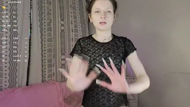 CarmaOlen online show from April 10, 2026, 7:29 pm