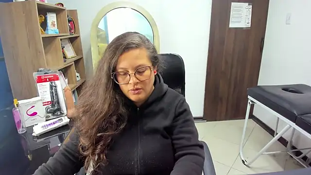 Sarah Boobs  online show from June 6, 2026, 3:55 am
