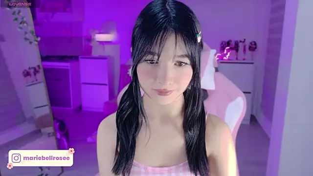 Snapshot of Blush_Marie chatting on April 30, 2026, 12:39 am Blush Marie online show from April 30, 2026, 12:39 am