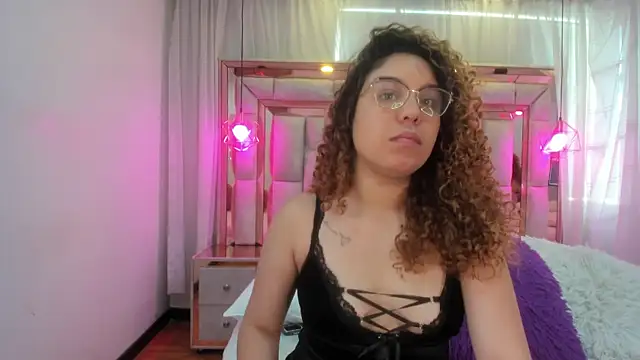 Snapshot of AllisonAdams_ chatting on April 1, 2026, 1:41 pm AllisonAdams online show from April 1, 2026, 1:41 pm