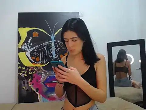 luisandri  online show from February 19, 2026, 8:27 pm