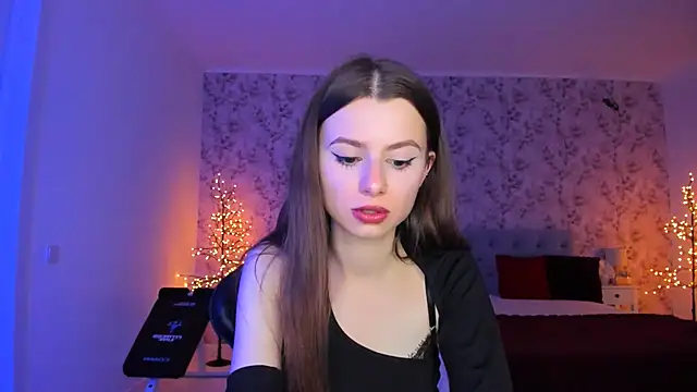 Hot Molly5 online show from April 18, 2026, 7:07 pm