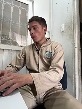 santiObrero online show from April 21, 2026, 4:01 pm