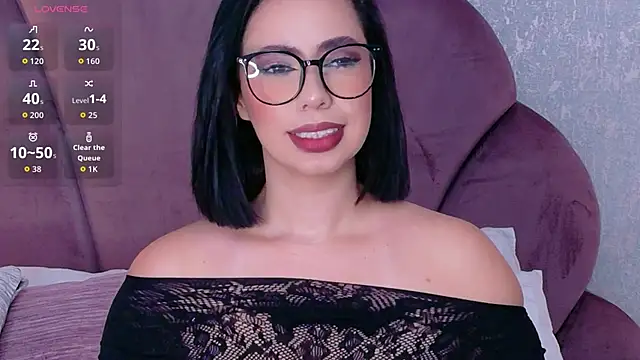Sienna-Gold online show from June 3, 2026, 2:33 pm