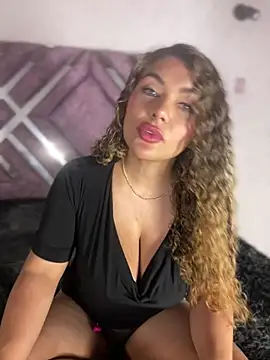 TianaRios Pink online show from March 8, 2026, 12:08 am