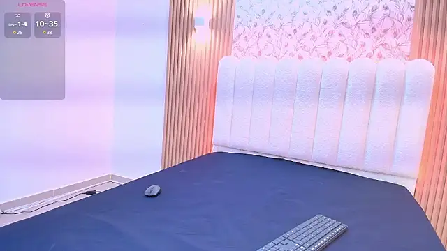 Amira Alzahra online show from February 8, 2026, 5:22 am