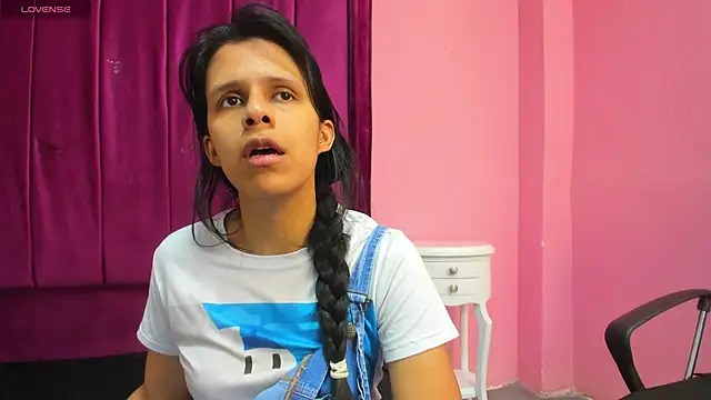 mitzukywinteer online show from April 21, 2026, 8:44 pm