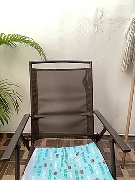 Auri   online show from April 9, 2026, 8:03 pm