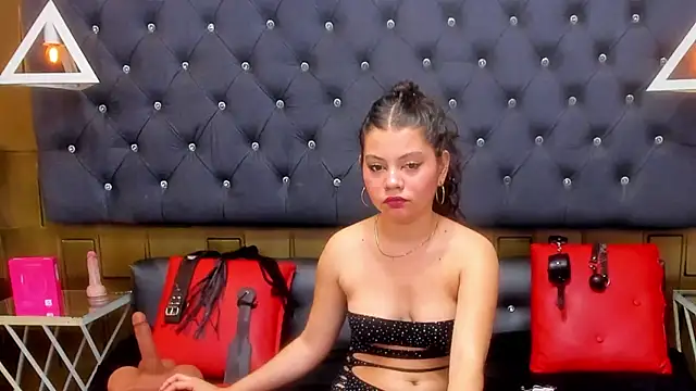 SofiaArsila online show from May 8, 2026, 12:32 pm