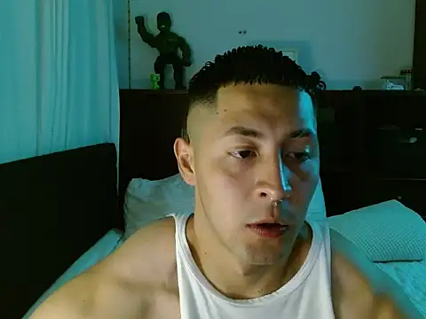 Snapshot of Spilios_low chatting on July 5, 2026, 3:13 am Spilios low online show from July 5, 2026, 3:13 am