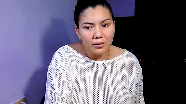 Helena-Paola online show from March 18, 2026, 2:58 am