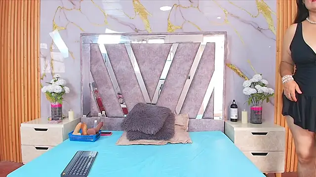 CrystallGomes online show from April 19, 2026, 4:28 pm