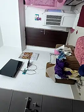 Hot-Tinaa online show from April 9, 2026, 12:54 am