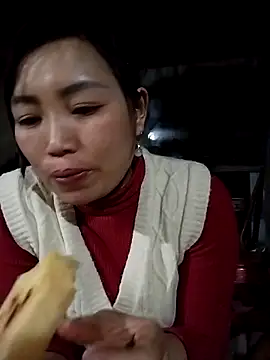 Snapshot of lia-coy chatting on February 23, 2026, 3:20 pm lia-coy online show from February 23, 2026, 3:20 pm