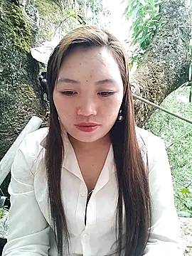 lia-coy online show from April 21, 2026, 2:51 am