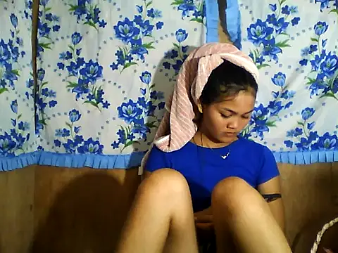 PinaySkinnyJust18 online show from April 15, 2026, 9:27 am