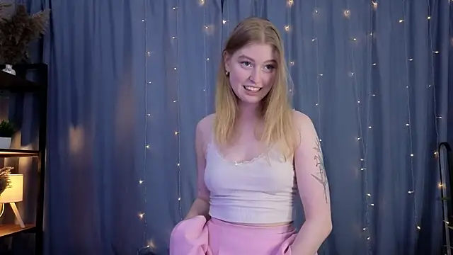 LanaRoxxy online show from April 19, 2026, 11:53 am