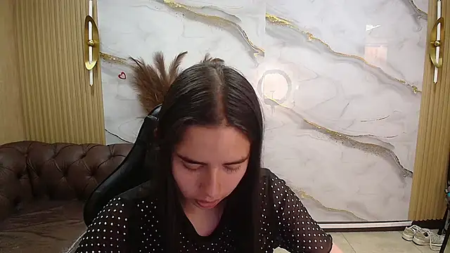 Qetsyah tf online show from April 18, 2026, 7:07 pm