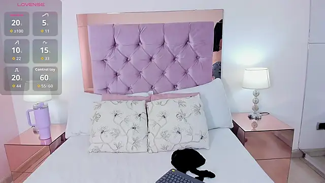 Rose Allure online show from April 12, 2026, 11:37 am