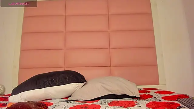 Catalinna 03 online show from March 21, 2026, 8:01 pm