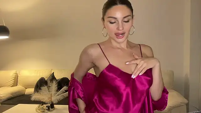 Snapshot of RoxelleSilvara69 chatting on June 9, 2026, 10:54 pm RoxelleSilvara69 online show from June 9, 2026, 10:54 pm